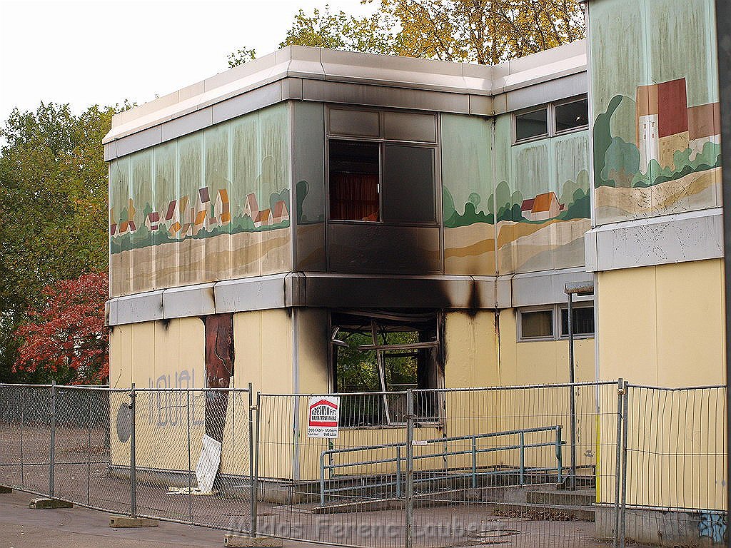 Wieder Brand Schule Koeln Holweide Burgwiesenstr P21.JPG